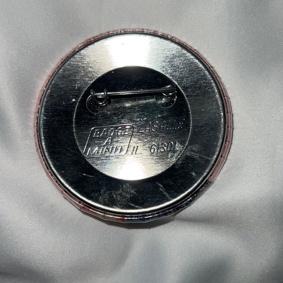 Vintage badge a minit Barbie Teenager pin - Picture 2 of 6